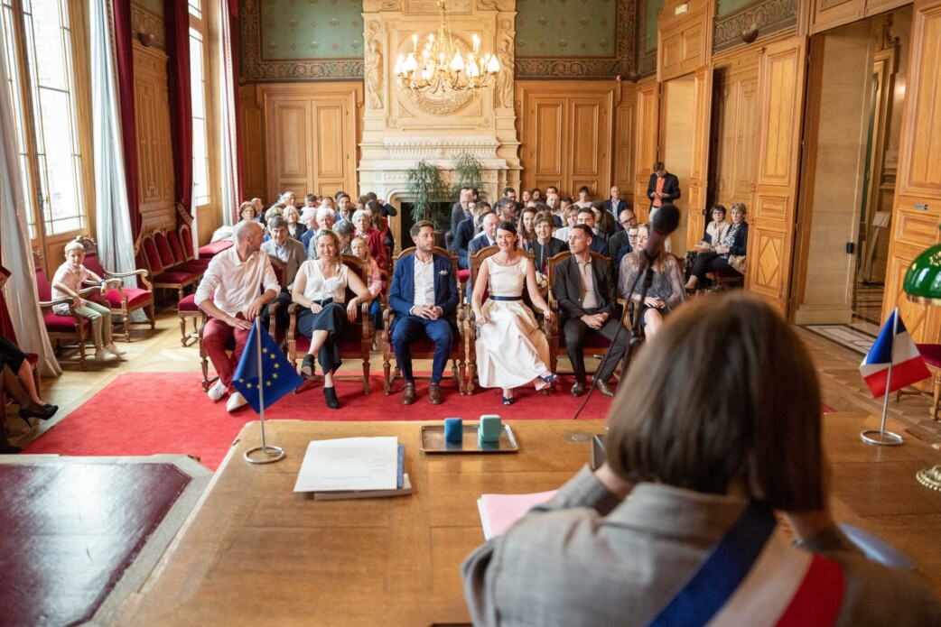 photographe mariage paris haut de gamme chic préparatifs mariés mairie parents
