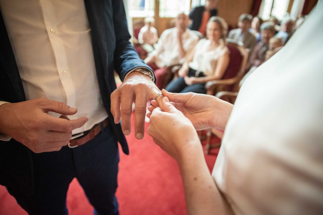 photographe mariage paris haut de gamme chic préparatifs mariés mairie parents