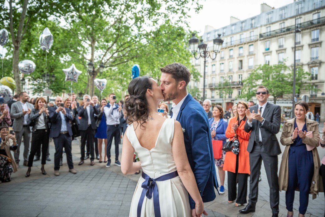 photographe mariage paris haut de gamme chic préparatifs mariés mairie parents